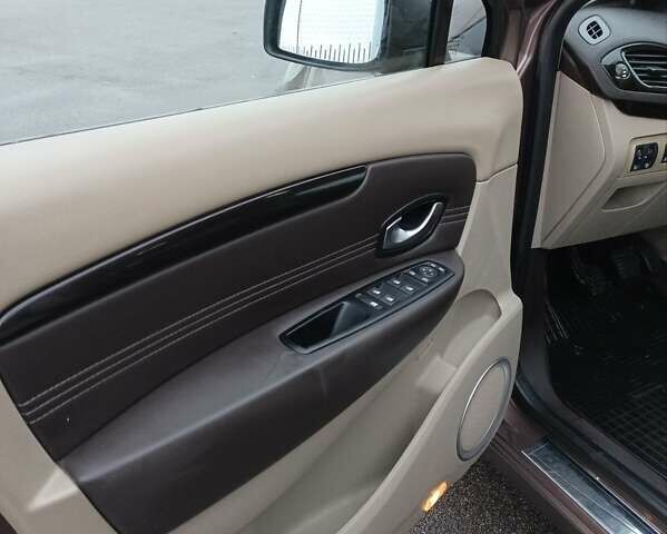 Коричневий Рено Гранд Сценік, об'ємом двигуна 1.6 л та пробігом 239 тис. км за 7600 $, фото 11 на Automoto.ua