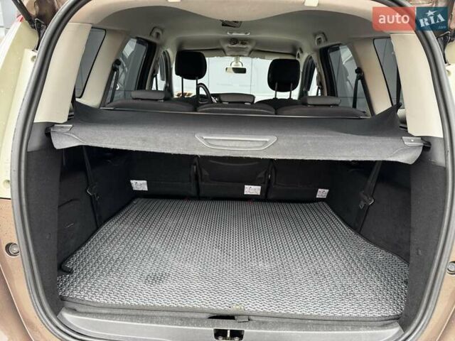 Коричневый Рено Гранд Сценик, объемом двигателя 1.6 л и пробегом 246 тыс. км за 9900 $, фото 12 на Automoto.ua