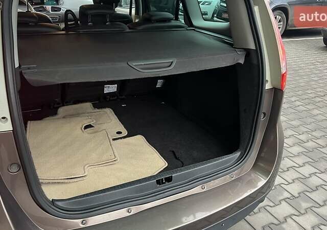 Коричневый Рено Гранд Сценик, объемом двигателя 1.6 л и пробегом 260 тыс. км за 8000 $, фото 17 на Automoto.ua