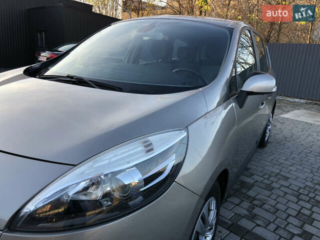 Коричневий Рено Гранд Сценік, об'ємом двигуна 1.5 л та пробігом 237 тис. км за 8399 $, фото 22 на Automoto.ua