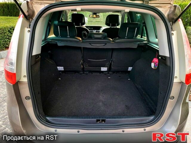 Коричневий Рено Гранд Сценік, об'ємом двигуна 1.6 л та пробігом 336 тис. км за 10500 $, фото 6 на Automoto.ua