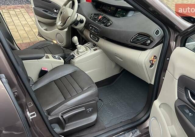 Коричневый Рено Гранд Сценик, объемом двигателя 1.6 л и пробегом 260 тыс. км за 8000 $, фото 15 на Automoto.ua