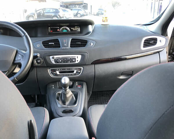 Коричневий Рено Гранд Сценік, об'ємом двигуна 1.5 л та пробігом 237 тис. км за 8399 $, фото 34 на Automoto.ua