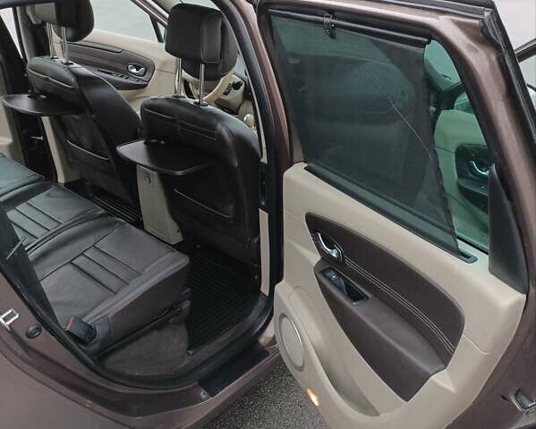 Коричневий Рено Гранд Сценік, об'ємом двигуна 1.6 л та пробігом 239 тис. км за 7600 $, фото 17 на Automoto.ua