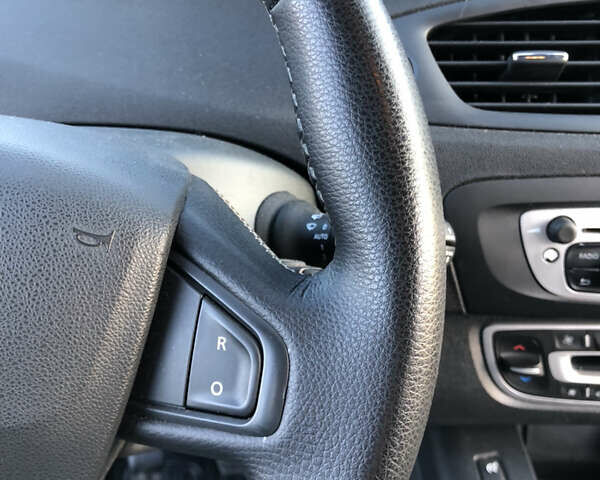 Коричневий Рено Гранд Сценік, об'ємом двигуна 1.5 л та пробігом 237 тис. км за 8399 $, фото 39 на Automoto.ua