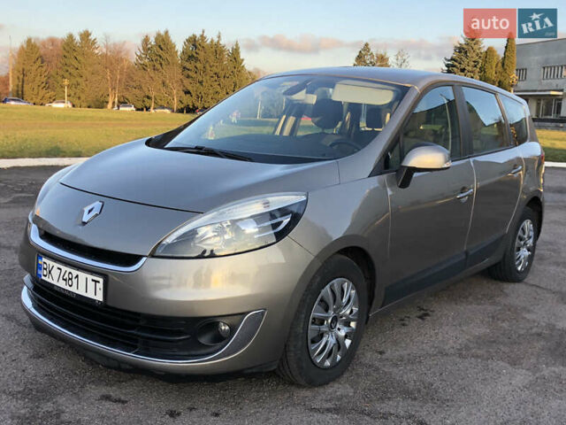 Коричневий Рено Гранд Сценік, об'ємом двигуна 1.5 л та пробігом 237 тис. км за 8399 $, фото 2 на Automoto.ua