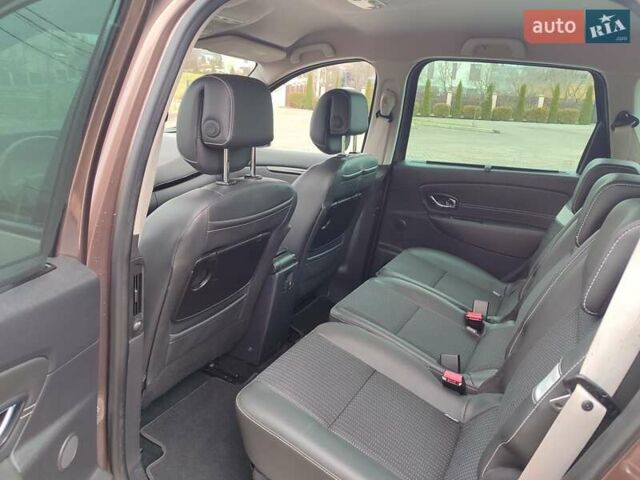 Коричневий Рено Гранд Сценік, об'ємом двигуна 1.6 л та пробігом 152 тис. км за 10800 $, фото 25 на Automoto.ua