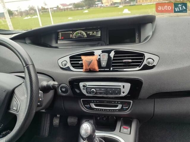 Коричневий Рено Гранд Сценік, об'ємом двигуна 1.6 л та пробігом 152 тис. км за 10800 $, фото 38 на Automoto.ua