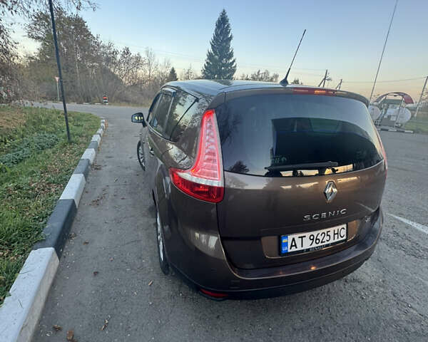 Коричневый Рено Гранд Сценик, объемом двигателя 1.46 л и пробегом 283 тыс. км за 9350 $, фото 9 на Automoto.ua