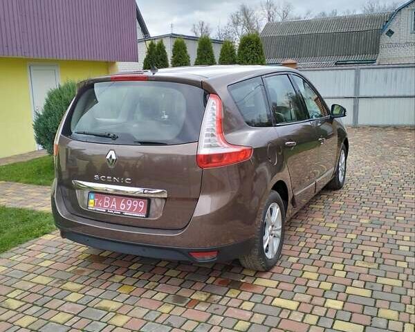 Коричневый Рено Гранд Сценик, объемом двигателя 1.5 л и пробегом 286 тыс. км за 8900 $, фото 4 на Automoto.ua