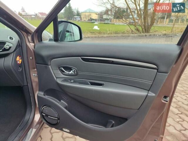 Коричневий Рено Гранд Сценік, об'ємом двигуна 1.6 л та пробігом 152 тис. км за 10800 $, фото 23 на Automoto.ua