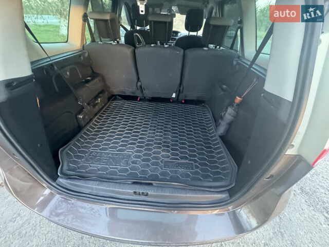 Коричневый Рено Гранд Сценик, объемом двигателя 1.46 л и пробегом 283 тыс. км за 9350 $, фото 13 на Automoto.ua