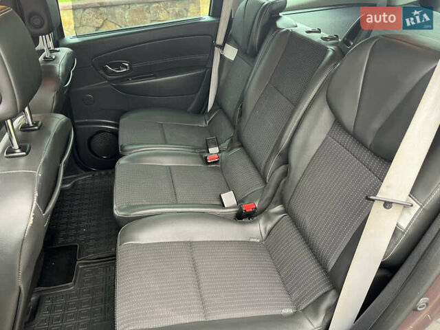 Коричневый Рено Гранд Сценик, объемом двигателя 2 л и пробегом 254 тыс. км за 9400 $, фото 40 на Automoto.ua