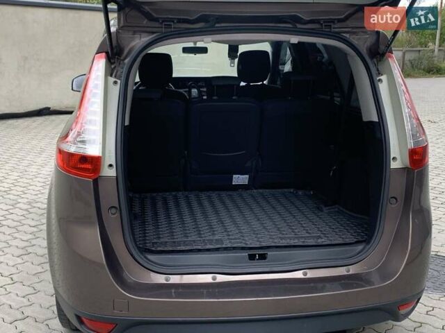 Рено Гранд Сценик 2013 в Жовкве на Automoto.ua Коричневый Рено Гранд Сценик, объемом двигателя 1.5 л и пробегом 280 тыс. км за 6999 $, фото 10 на Automoto.ua