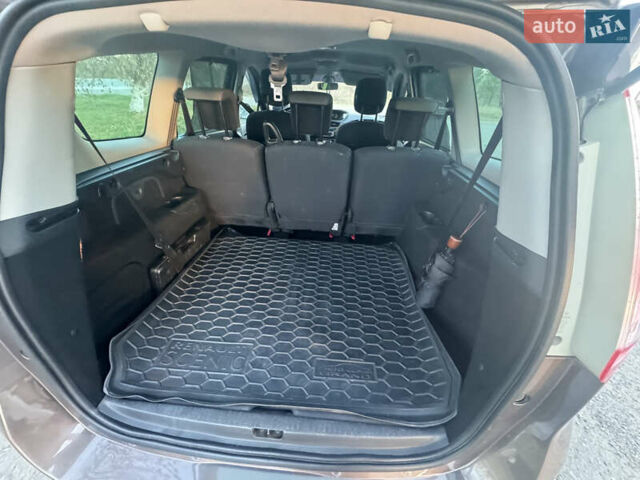 Коричневый Рено Гранд Сценик, объемом двигателя 1.46 л и пробегом 283 тыс. км за 9350 $, фото 12 на Automoto.ua