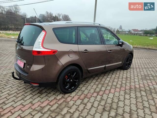 Коричневий Рено Гранд Сценік, об'ємом двигуна 1.6 л та пробігом 152 тис. км за 10800 $, фото 10 на Automoto.ua