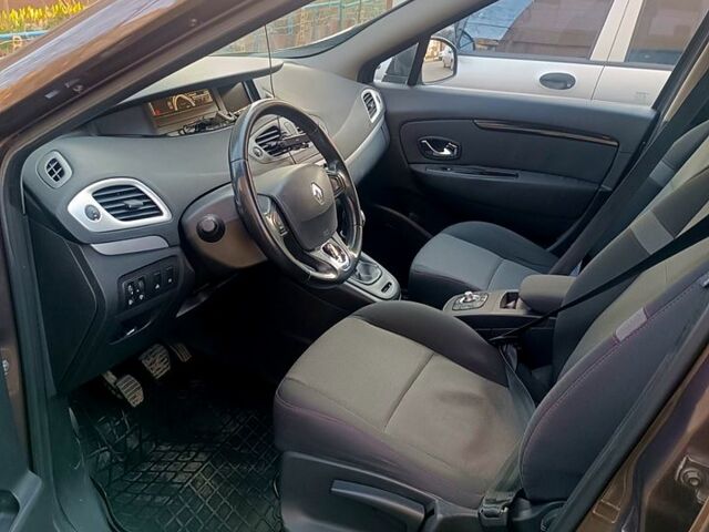 Коричневый Рено Гранд Сценик, объемом двигателя 1.5 л и пробегом 225 тыс. км за 9000 $, фото 7 на Automoto.ua