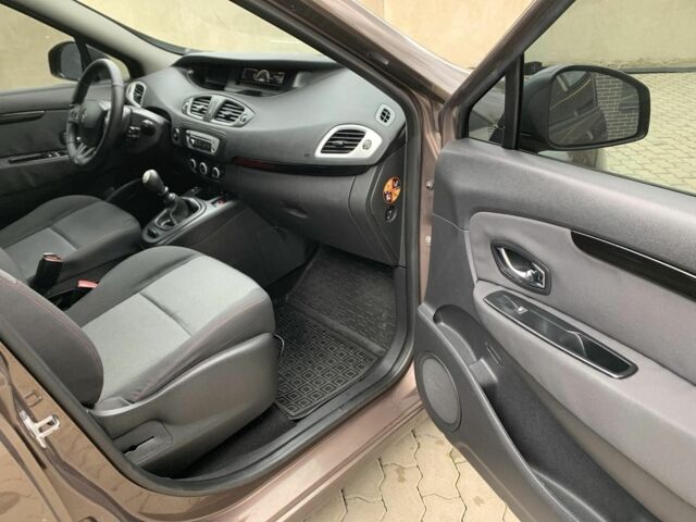 Коричневый Рено Гранд Сценик, объемом двигателя 1.5 л и пробегом 250 тыс. км за 6699 $, фото 5 на Automoto.ua