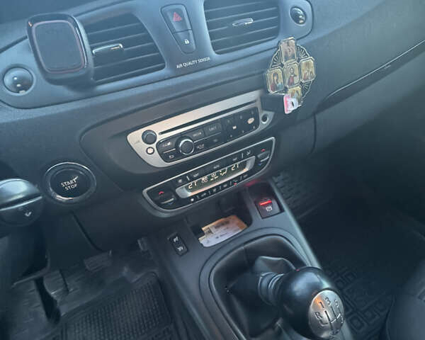 Коричневый Рено Гранд Сценик, объемом двигателя 1.46 л и пробегом 283 тыс. км за 9350 $, фото 40 на Automoto.ua