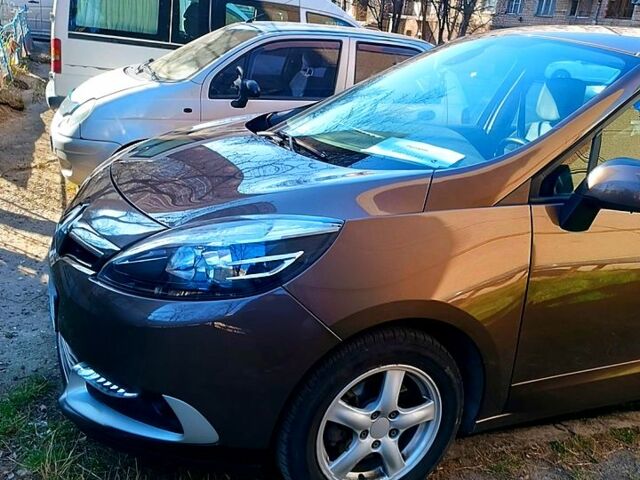 Коричневый Рено Гранд Сценик, объемом двигателя 1.5 л и пробегом 225 тыс. км за 9000 $, фото 3 на Automoto.ua