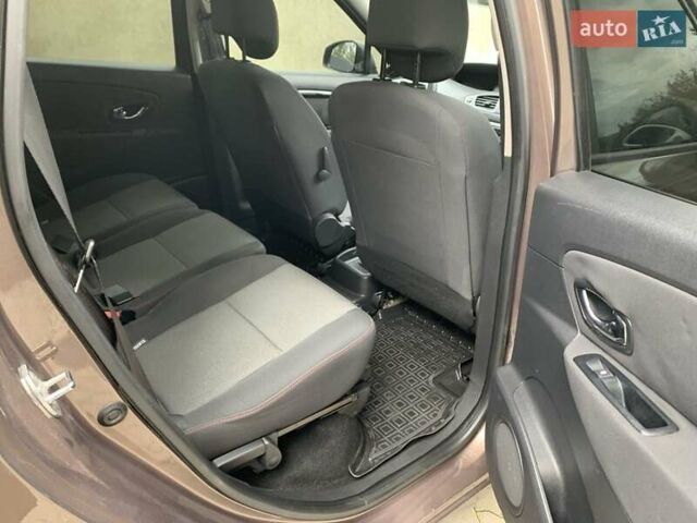 Рено Гранд Сценик 2013 в Жовкве на Automoto.ua Коричневый Рено Гранд Сценик, объемом двигателя 1.5 л и пробегом 280 тыс. км за 6999 $, фото 7 на Automoto.ua