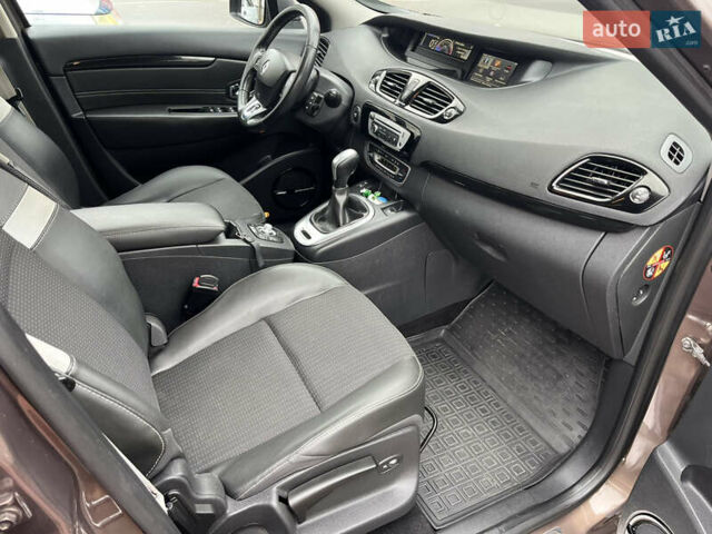 Коричневый Рено Гранд Сценик, объемом двигателя 2 л и пробегом 254 тыс. км за 9600 $, фото 42 на Automoto.ua