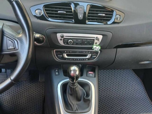 Коричневий Рено Гранд Сценік, об'ємом двигуна 1.5 л та пробігом 290 тис. км за 9400 $, фото 17 на Automoto.ua