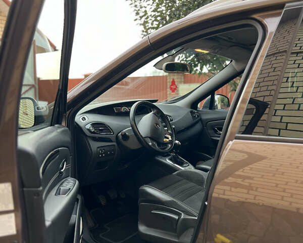 Коричневий Рено Гранд Сценік, об'ємом двигуна 1.6 л та пробігом 195 тис. км за 10450 $, фото 6 на Automoto.ua