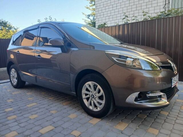 Коричневий Рено Гранд Сценік, об'ємом двигуна 1.5 л та пробігом 290 тис. км за 9400 $, фото 2 на Automoto.ua