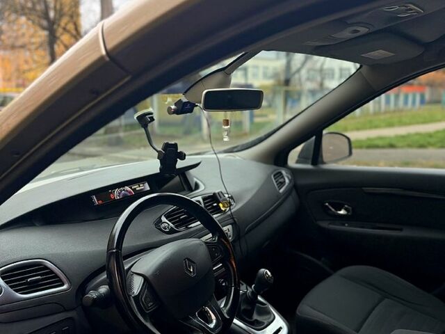 Коричневий Рено Гранд Сценік, об'ємом двигуна 1.5 л та пробігом 212 тис. км за 9200 $, фото 7 на Automoto.ua