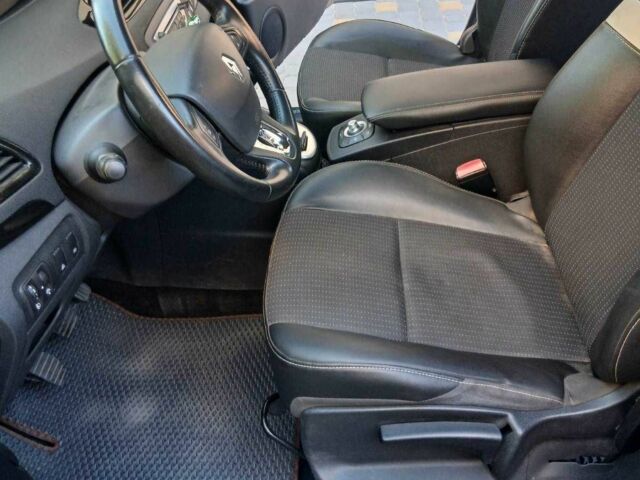 Коричневий Рено Гранд Сценік, об'ємом двигуна 1.5 л та пробігом 290 тис. км за 9400 $, фото 12 на Automoto.ua