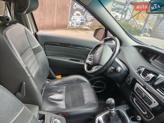 Коричневый Рено Гранд Сценик, объемом двигателя 1.6 л и пробегом 245 тыс. км за 9200 $, фото 7 на Automoto.ua