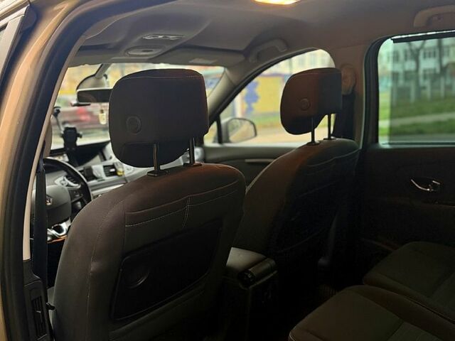 Коричневий Рено Гранд Сценік, об'ємом двигуна 1.5 л та пробігом 212 тис. км за 9200 $, фото 6 на Automoto.ua