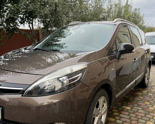 Коричневий Рено Гранд Сценік, об'ємом двигуна 1.6 л та пробігом 195 тис. км за 10450 $, фото 1 на Automoto.ua