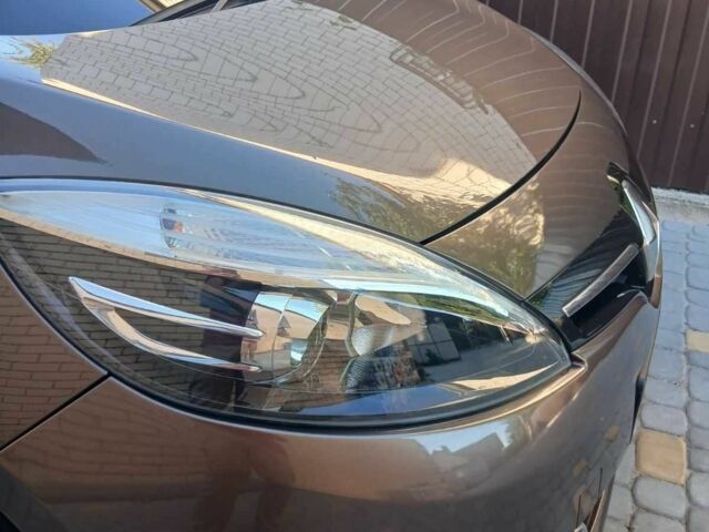 Коричневий Рено Гранд Сценік, об'ємом двигуна 1.5 л та пробігом 290 тис. км за 9400 $, фото 22 на Automoto.ua