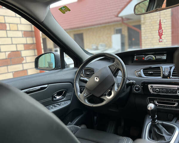 Коричневий Рено Гранд Сценік, об'ємом двигуна 1.6 л та пробігом 195 тис. км за 10450 $, фото 7 на Automoto.ua