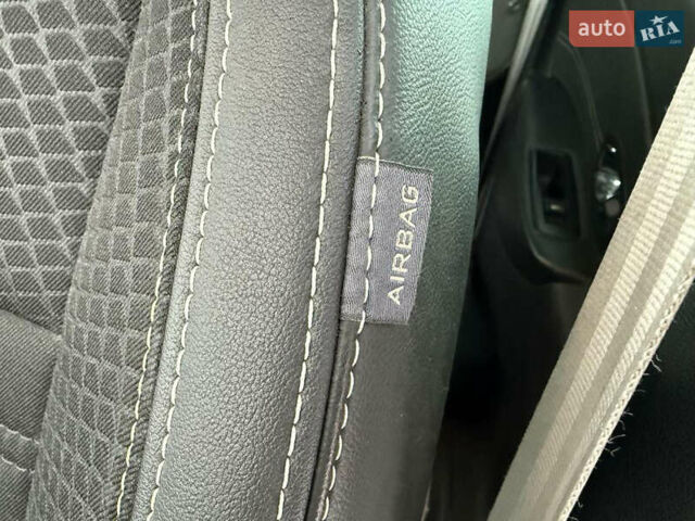 Коричневий Рено Гранд Сценік, об'ємом двигуна 2 л та пробігом 218 тис. км за 11500 $, фото 79 на Automoto.ua