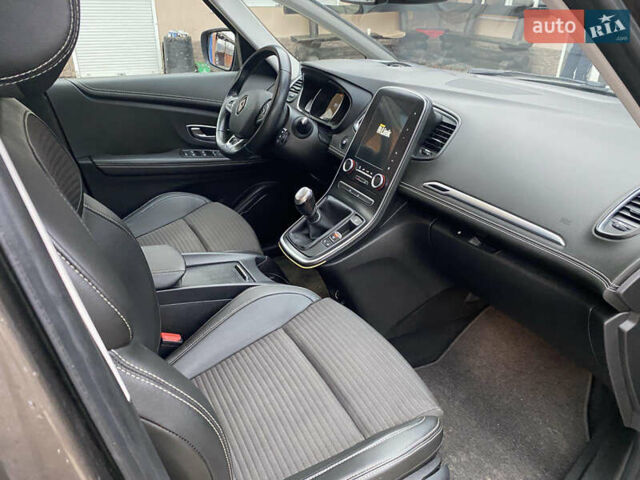 Коричневий Рено Гранд Сценік, об'ємом двигуна 1.6 л та пробігом 199 тис. км за 14500 $, фото 5 на Automoto.ua