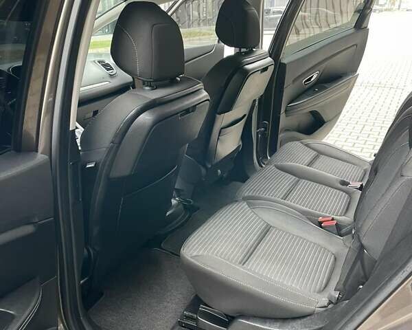 Коричневий Рено Гранд Сценік, об'ємом двигуна 1.46 л та пробігом 216 тис. км за 15350 $, фото 19 на Automoto.ua