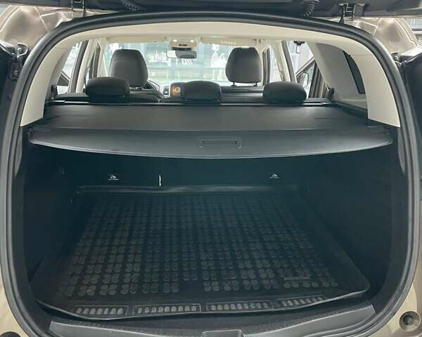 Коричневий Рено Гранд Сценік, об'ємом двигуна 1.46 л та пробігом 216 тис. км за 15350 $, фото 20 на Automoto.ua