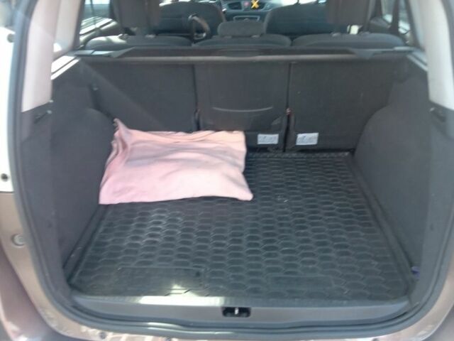 Коричневий Рено Гранд Сценік, об'ємом двигуна 1.9 л та пробігом 266 тис. км за 6800 $, фото 1 на Automoto.ua