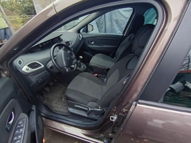 Коричневий Рено Гранд Сценік, об'ємом двигуна 1.9 л та пробігом 220 тис. км за 6200 $, фото 1 на Automoto.ua