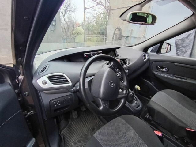 Коричневий Рено Гранд Сценік, об'ємом двигуна 1.9 л та пробігом 220 тис. км за 6200 $, фото 5 на Automoto.ua