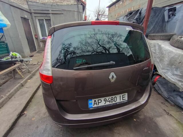 Коричневий Рено Гранд Сценік, об'ємом двигуна 1.9 л та пробігом 220 тис. км за 6200 $, фото 2 на Automoto.ua