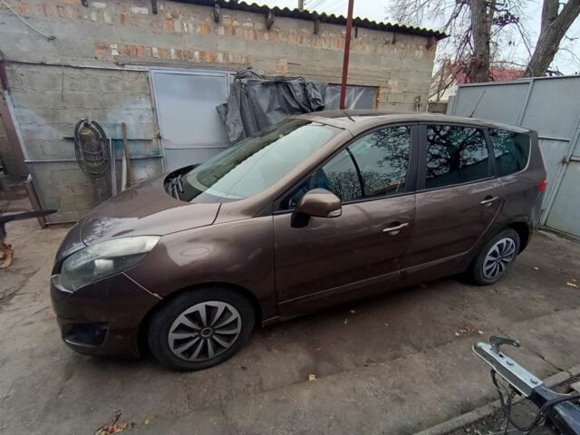 Коричневий Рено Гранд Сценік, об'ємом двигуна 1.9 л та пробігом 220 тис. км за 6200 $, фото 3 на Automoto.ua