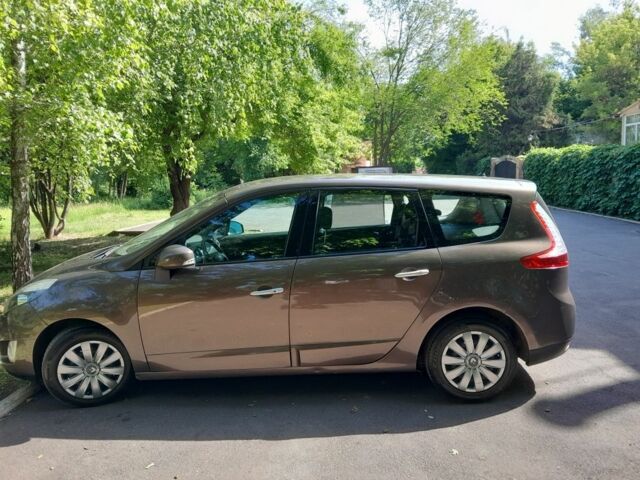 Коричневый Рено Гранд Сценик, объемом двигателя 1.6 л и пробегом 206 тыс. км за 7900 $, фото 16 на Automoto.ua