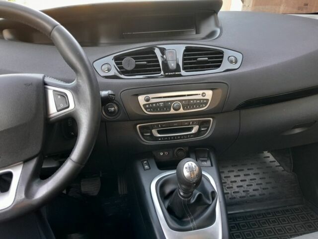 Коричневый Рено Гранд Сценик, объемом двигателя 1.6 л и пробегом 206 тыс. км за 7900 $, фото 7 на Automoto.ua