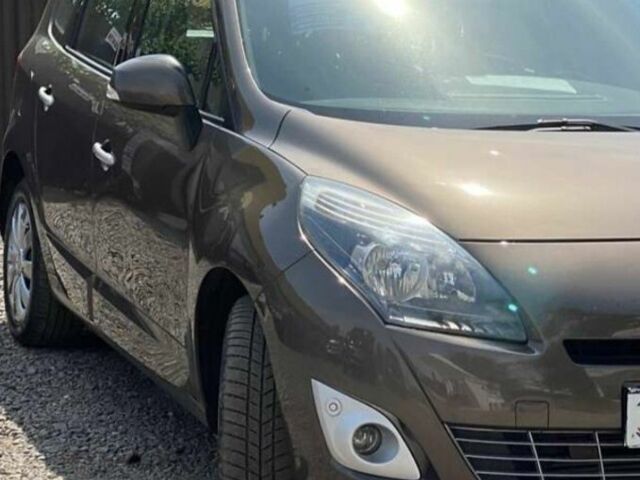 Коричневый Рено Гранд Сценик, объемом двигателя 1.6 л и пробегом 206 тыс. км за 7900 $, фото 2 на Automoto.ua