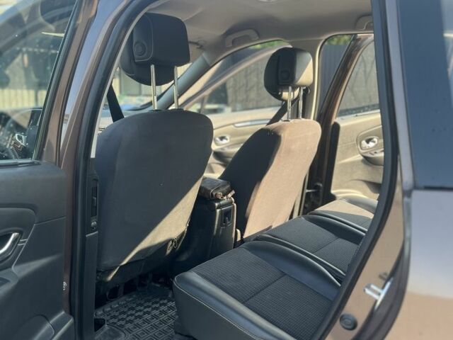 Коричневый Рено Гранд Сценик, объемом двигателя 1.6 л и пробегом 290 тыс. км за 7800 $, фото 8 на Automoto.ua