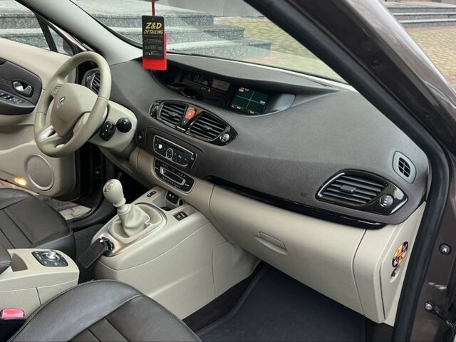 Коричневый Рено Гранд Сценик, объемом двигателя 1.6 л и пробегом 260 тыс. км за 8000 $, фото 16 на Automoto.ua